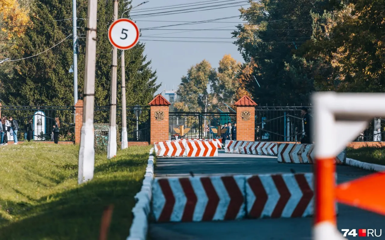 Правительство вывело Челябинское высшее военное авиационное училище штурманов из подчинения Военно‑воздушной академии. Реорганизацию планируют завершить к 1 сентября 2026 года, штат — 6050 человек.