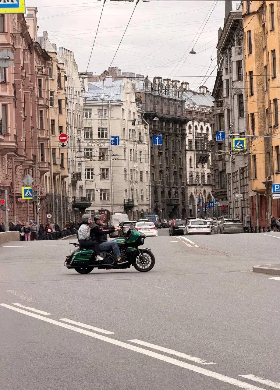Короткий обзор происшествий и важных новостей: авария на Невском, находка расчленённого тела в Ленобласти, открытие крепости «Орешек», а также события за рубежом и новые законы в России.