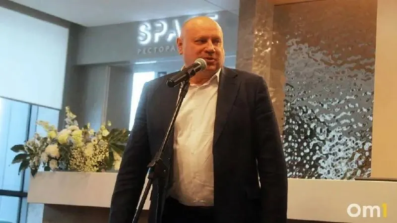 Заявление о лишении мэра Сергея Шелеста учёной степени зарегистрировано в Минобрнауки и будет рассмотрено профильным экспертным советом ВАК в июле; предварительных решений пока нет.
