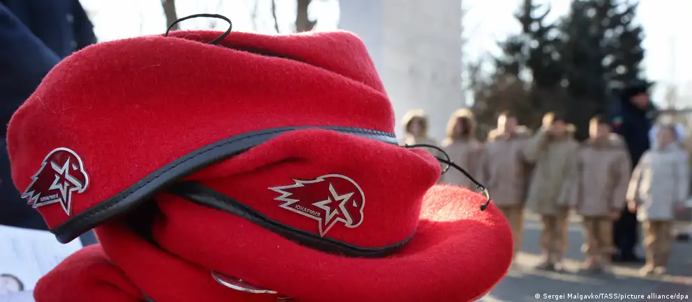 Педагоги, психологи и исследователи за границей обсуждали, что происходит с поколением российских детей в условиях милитаризации и ужесточения контроля — и как можно попытаться сохранить у них способность критически мыслить.