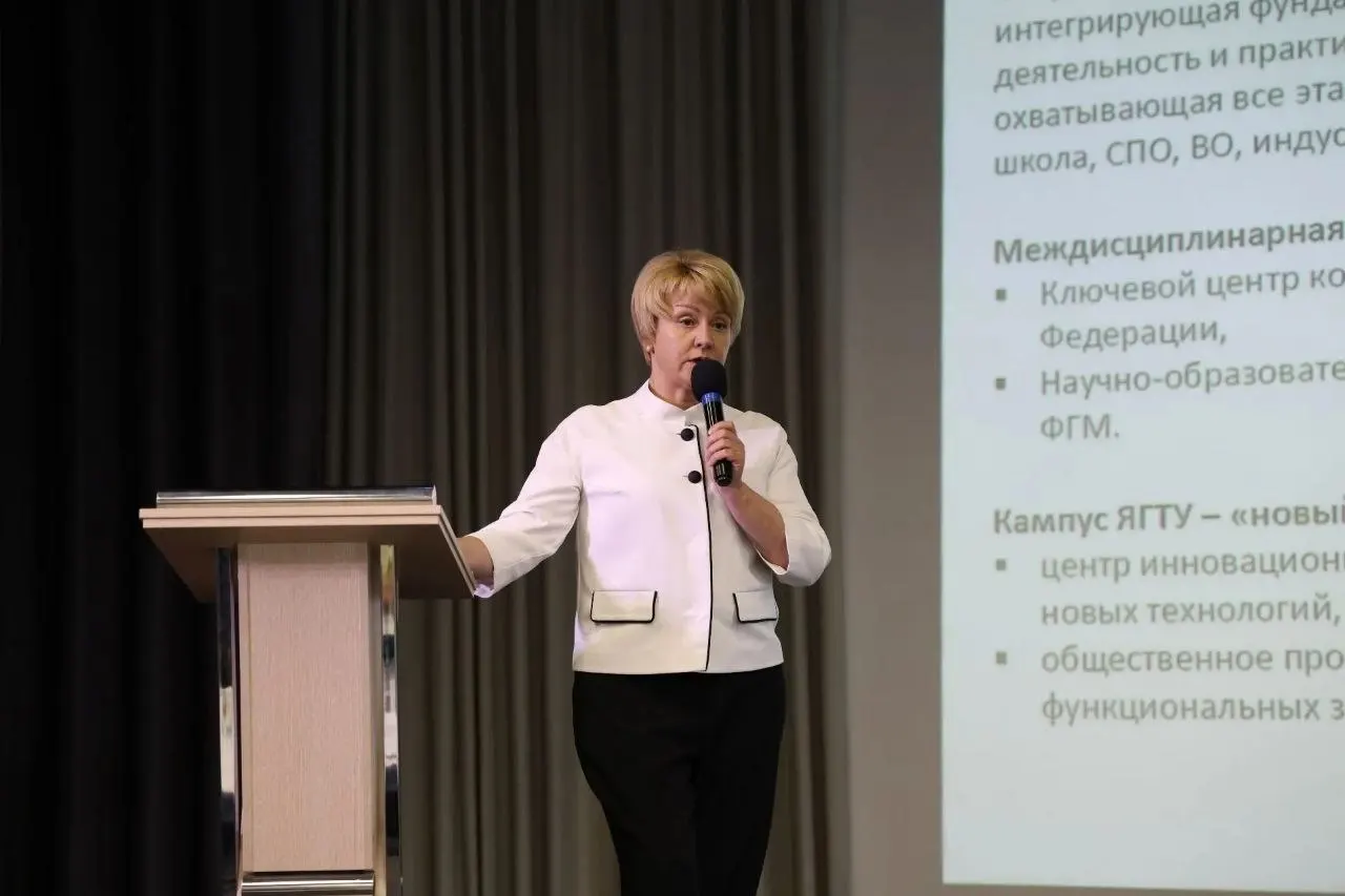 Делегаты — преподаватели, сотрудники и студенты — большинством голосов поддержали действующую ректорку. По данным за 2025 год, её среднемесячный доход составлял около 480 тыс. руб.