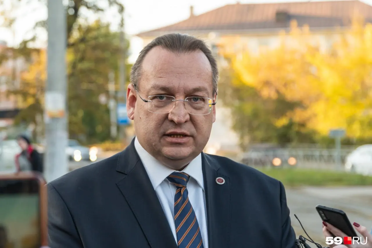 Дмитрий Красильников покидает должность руководителя дирекции межвузовского кампуса — он переходит в одну из краевых структур. Кампус в Камской долине планируют открыть в 2027 году.