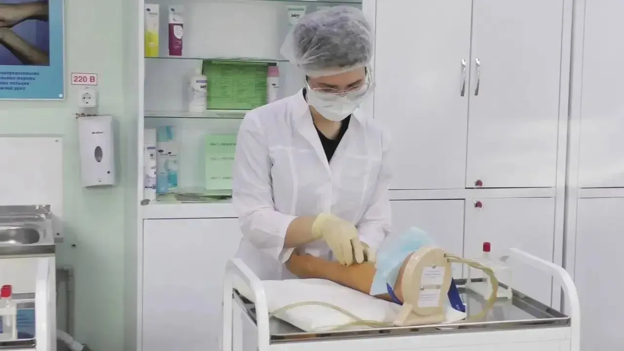 В следующем году в регионе появятся шесть профильных образовательных кластеров — для подготовки специалистов в медицине, педагогике, судостроении, энергетике, сельском хозяйстве и радиоэлектронике с акцентом на практику и работу на предприятиях.