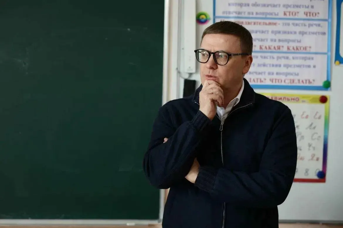 В ряде образовательных учреждений региона отменяют обещанную индексацию, урезают надбавки и стимулирующие выплаты; родители стали доплачивать за питание в лагерях.