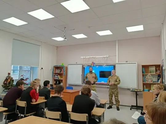 На грант Фонда президентских грантов планируют обучить не менее 30 участников СВО, чтобы они проводили просветительскую работу в школьной среде.