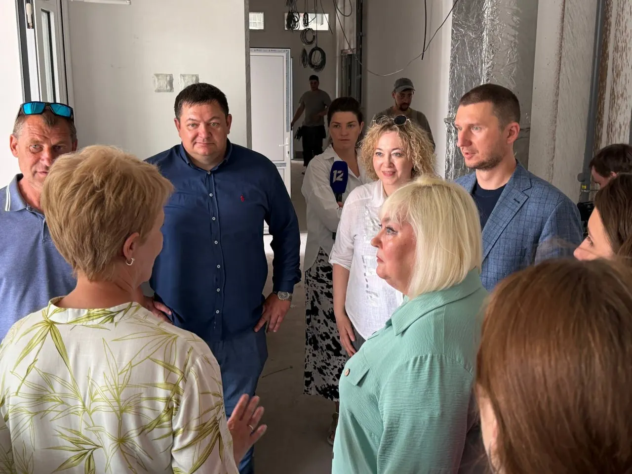 Городские депутаты оценили завершение работ в гимназии №88 и поставили задачу открыть школу к 1 сентября. Контроль за сроками и качеством ремонта будет сохранён.