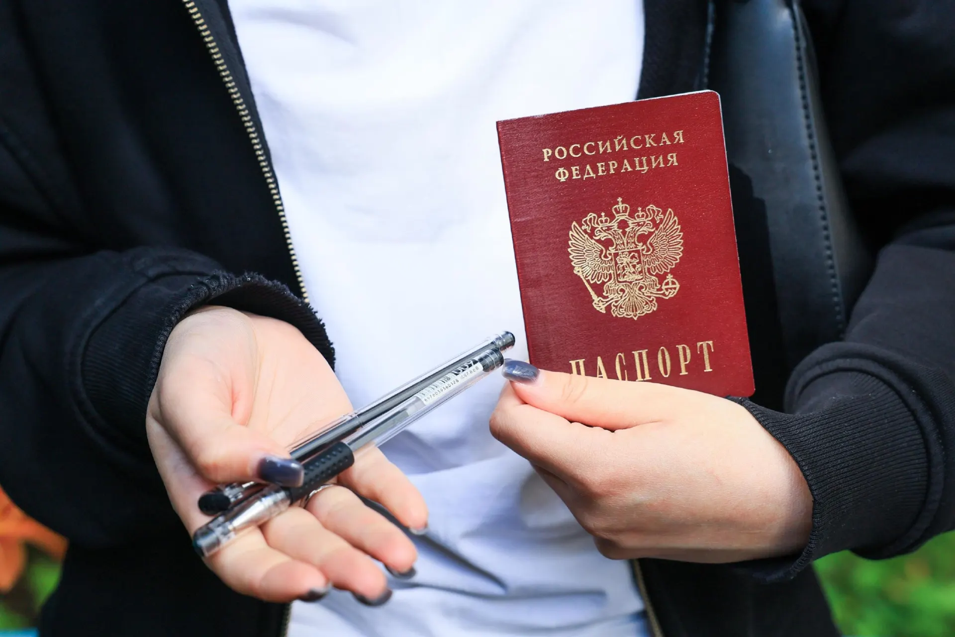 Четверо выпускниц из Рязани получили максимальные 200 баллов на ЕГЭ по химии и биологии — это абсолютный рекорд для региона.