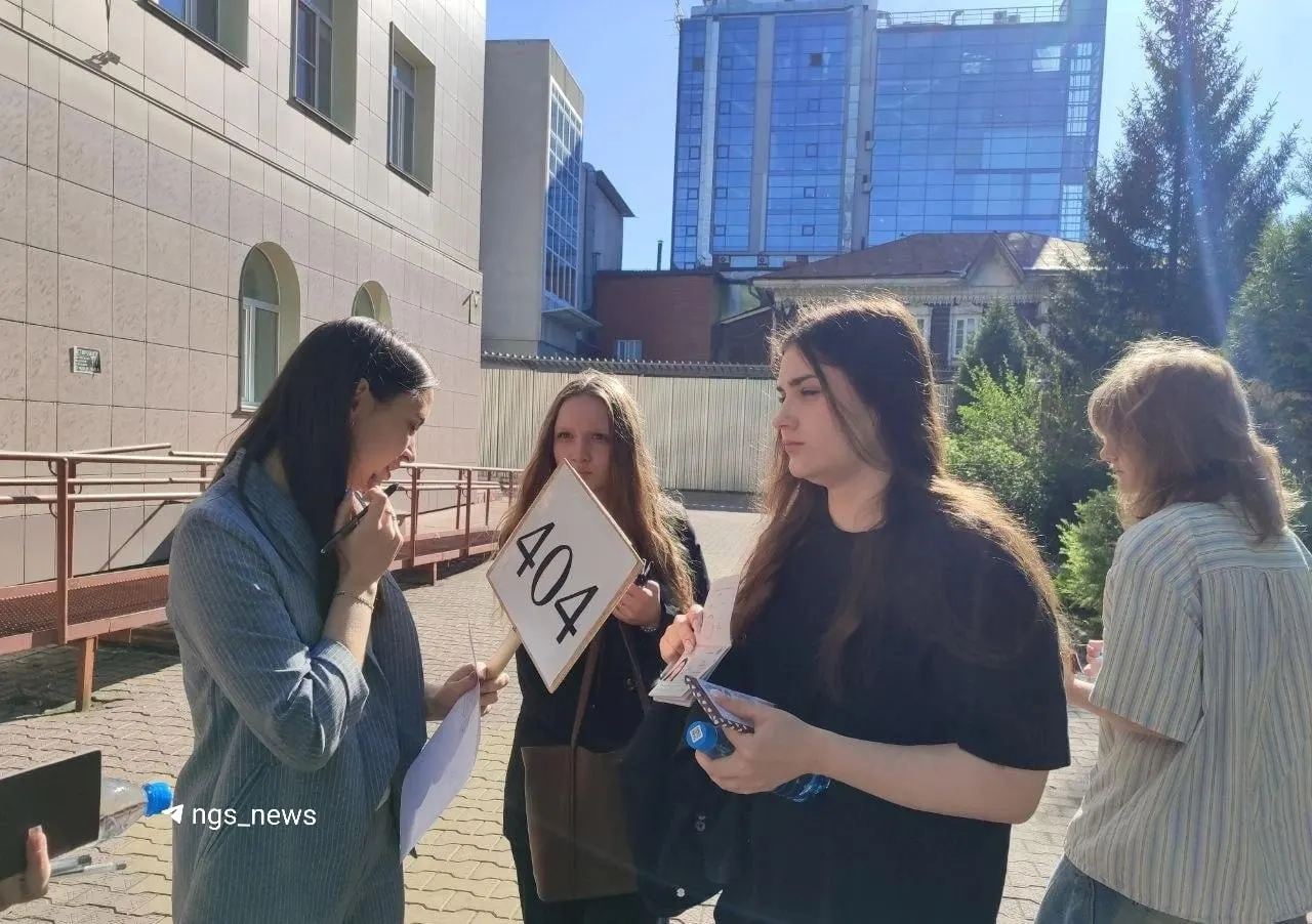 В итоговой аттестации участвуют более 16 тысяч человек; результаты первых экзаменов станут известны 13 июня.