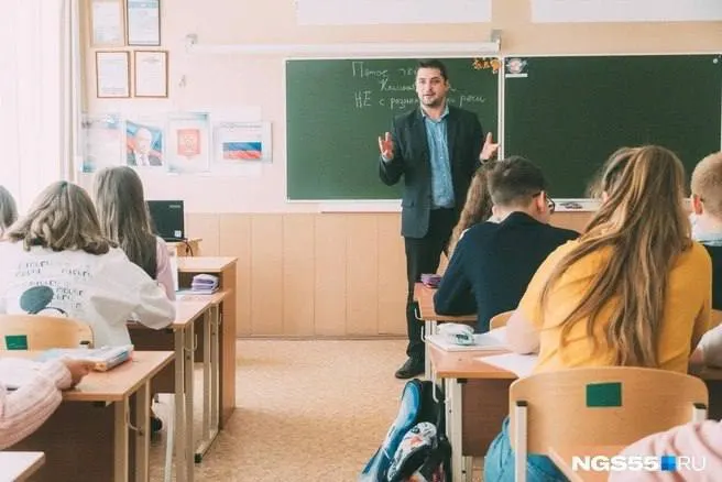 За год число педагогов младше 35 лет в муниципальных школах региона сократилось, хотя общее число принятых специалистов выросло.