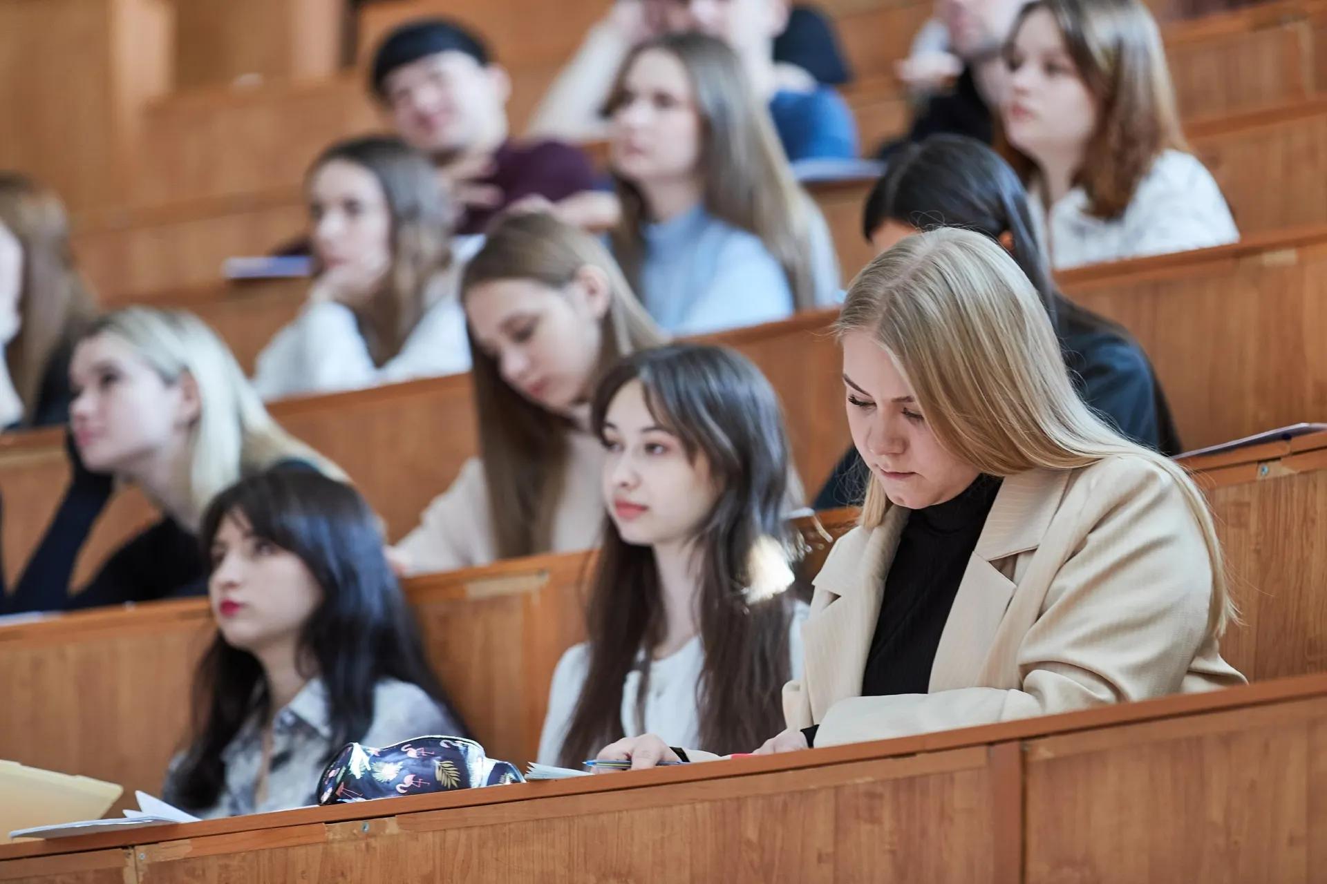 По новым правилам целевого обучения штрафы заменены обязанностью по компенсации расходов; студентов теперь могут отчислить в любой момент — важно проверить условия договора и связаться с вузом.