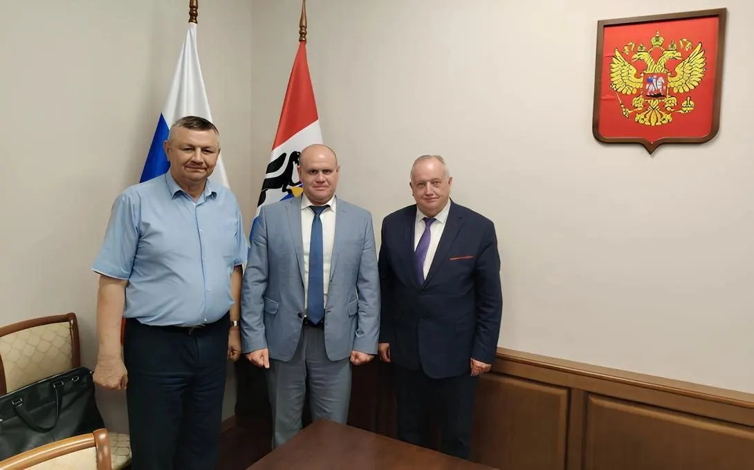 НГТУ и СибУПК впервые организовали приём студентов из ДНР на преддипломные практики; сотрудничество планируют продолжить и расширить в рамках соглашений о научно‑техническом взаимодействии.