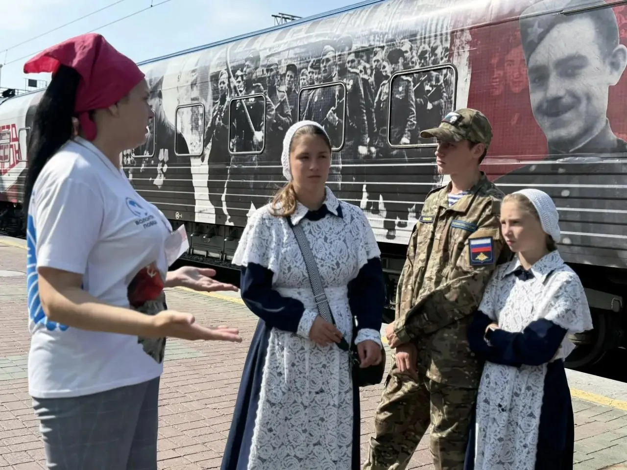 Мультимедийный передвижной музей за три дня посетили более двух тысяч человек, большинство — школьники и студенты. Заместитель губернатора Валентина Дудникова отметила важность проекта для молодёжи.