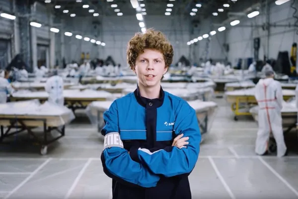 С весны 2026 года тактический симулятор «Битва Дронов: Украина» продвигается в соцсетях и, по сведениям, применяется руководством особой экономической зоны «Алабуга» для привлечения студентов к обучению и работе по сборке беспилотников.