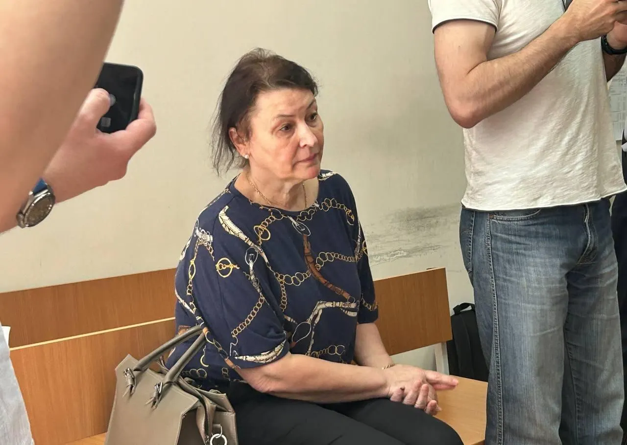 Бывшую руководительницу спецшколы, ранее осужденную за халатность в связи с насилием над детьми, полностью оправдали: дело прекратили за отсутствием состава преступления, суд взыскал в её пользу свыше 500 тыс. рублей.