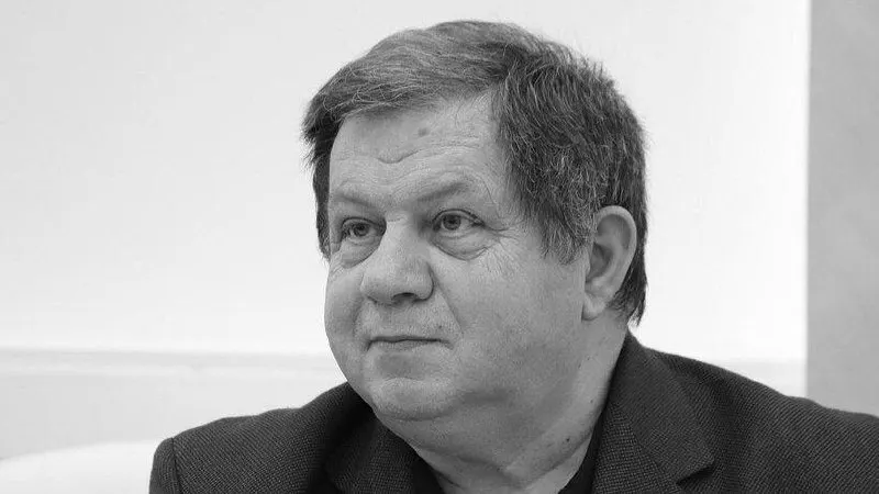 70-летний специалист по античной истории и классической филологии погиб 18 июля; пресс-служба университета подтвердила его смерть 20 июля. За годы работы он подготовил десятки студентов и девять кандидатов наук.