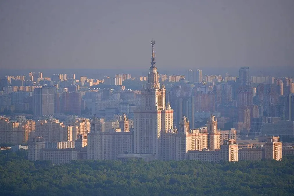 Пентагон включил в обновлённый перечень угроз национальной безопасности учебные и научные учреждения из России, Китая и Ирана. Американским институтам, претендующим на гранты Минобороны, запретили сотрудничество с организациями из списка.