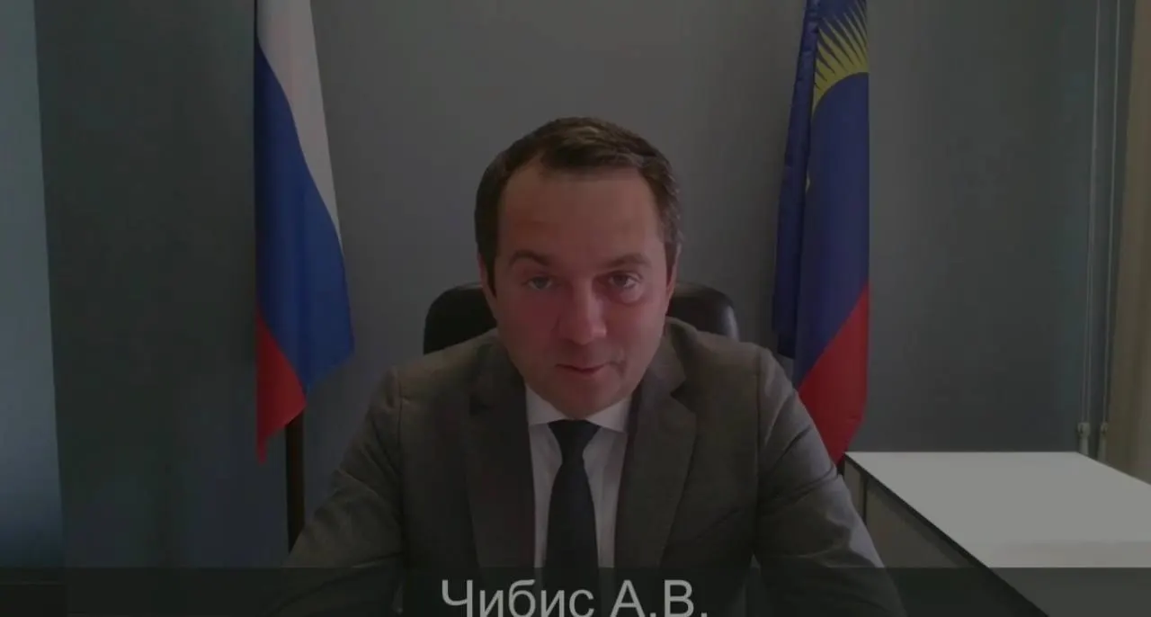 На совещании правительства региона обсуждали возможность предоставить родителям учеников льготный режим работы в день 1 сентября, особенно для родителей первоклассников.