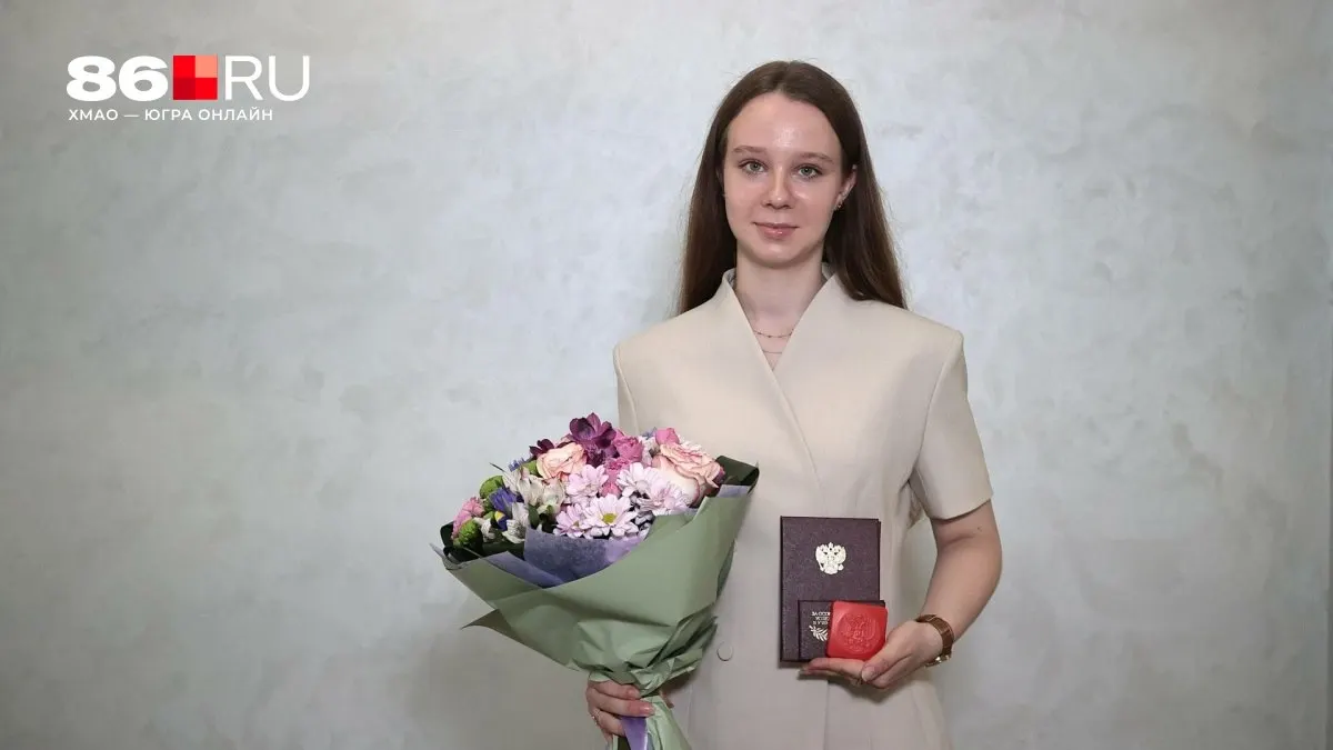 Уникальная история о том, как школьница сочетала учебу и шахматы и добилась главного титула на мировом турнире.