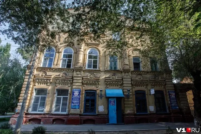 Родители выяснили, что два девятых класса объединили в один, и выразили тревогу по поводу подготовки к экзаменам.