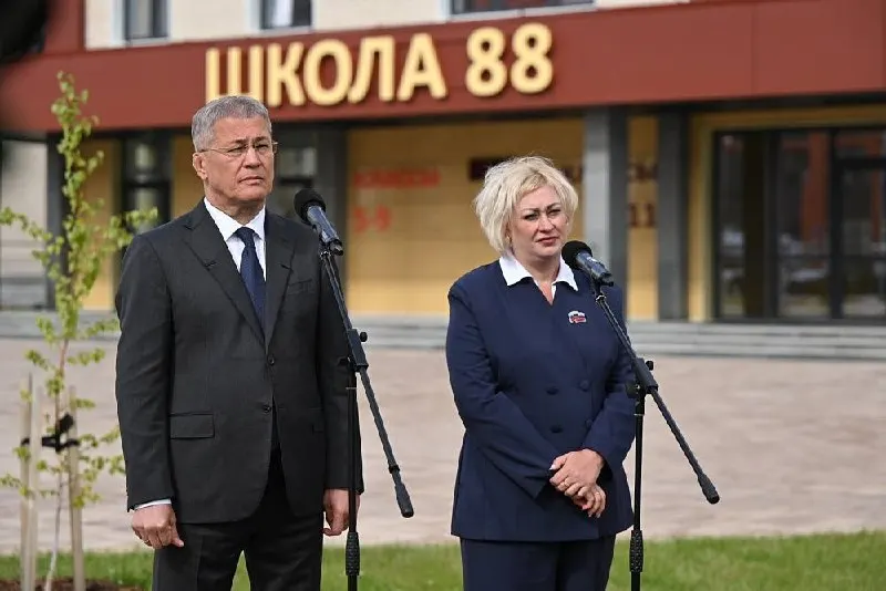 В Уфе открылся центр на 1225 мест; учреждение оборудовано современными лабораториями, 3D-кабинетом и творческими студиями.