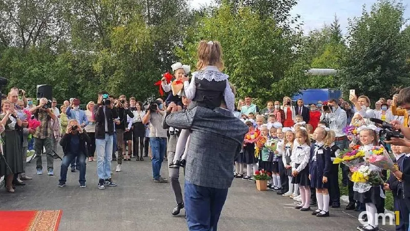 Эксперимент охватит учащихся 2–8 классов и предусматривает три уровня поведения; оценки за поведение не повлияют на текущие оценки, аттестацию или допуск к ГИА.