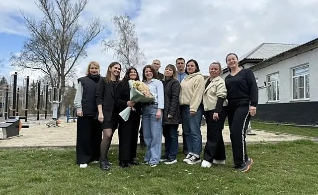 Сотрудники спортивной школы в Обоянском районе жалуются на задержку выплат за июль и возможную задержку за август; власти обещают решить проблему.