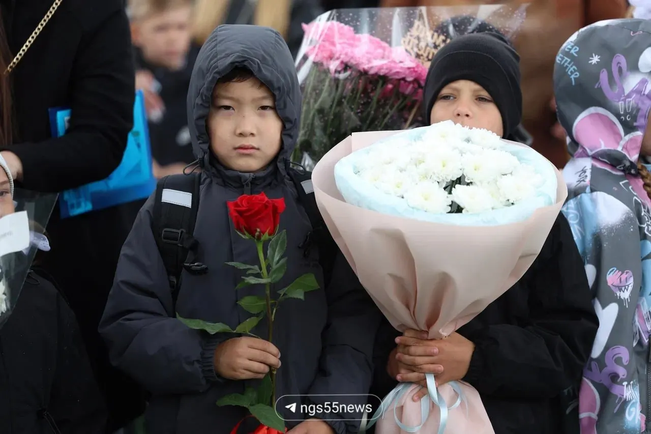 Разнообразие букетов на 1 сентября: от скромных до пышных, советы по выбору и бюджету.