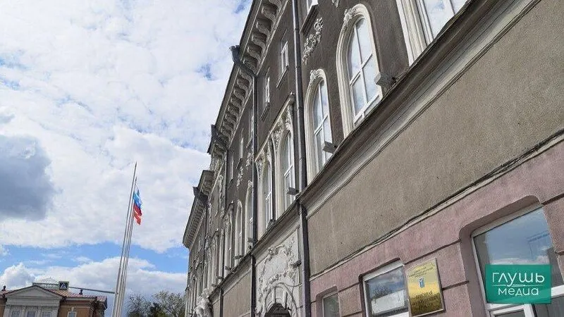 На заседании городской думы обсуждают увеличение расходов бюджета на почти 3 млрд рублей; направления — наземный транспорт, питание учащихся, благоустройство и дороги.