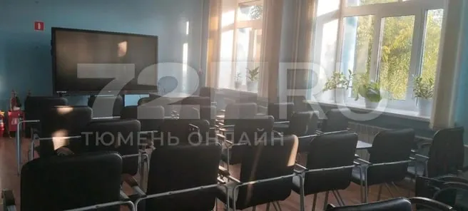 Колледжи по всей стране сталкиваются с переполнением, очередями на поступление и нехваткой мест в аудиториях в начале нового учебного года.