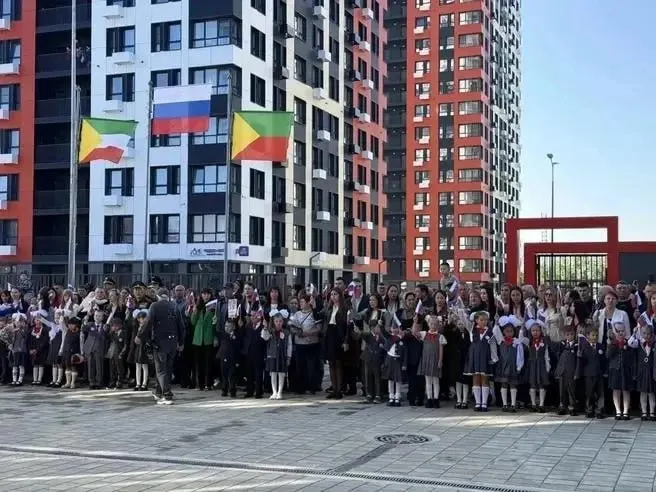 Два новых лицея в Чите открыты для обучения свыше 1,6 тысячи учащихся, с современными образовательными и спортивными возможностями, музейной и учебной средой.