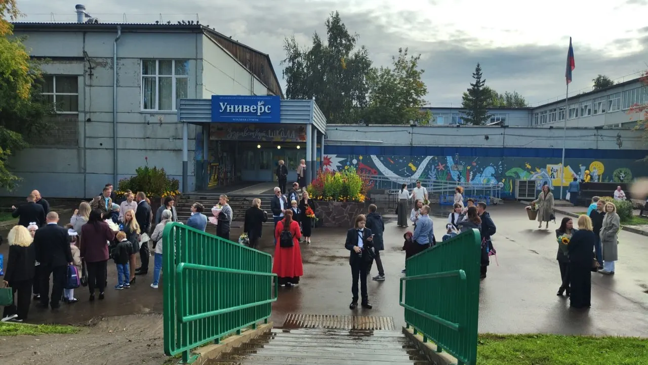 В этом году в Красноярске начальная школа примет 13,5 тысячи первоклассников; общее число детей в садах и школах достигает 153 тысяч.