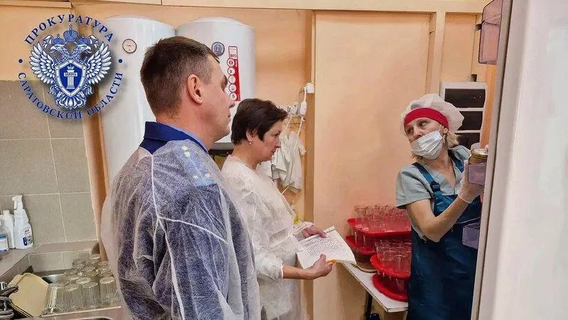 Прокуратура области сообщает о нарушениях санитарно-эпидемиологических требований в четырех школах Октябрьского района.