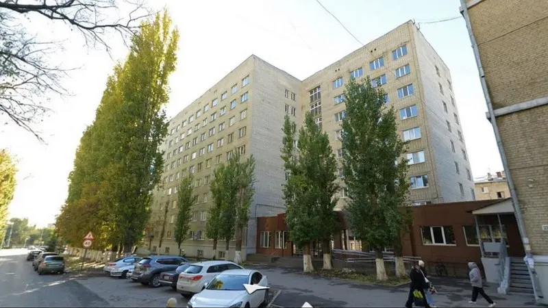 Объявлен аукцион на ремонт общежития саратовского филиала академии; работы оцениваются в 419 млн рублей, сроки выполнения — до 15 декабря 2027 года.