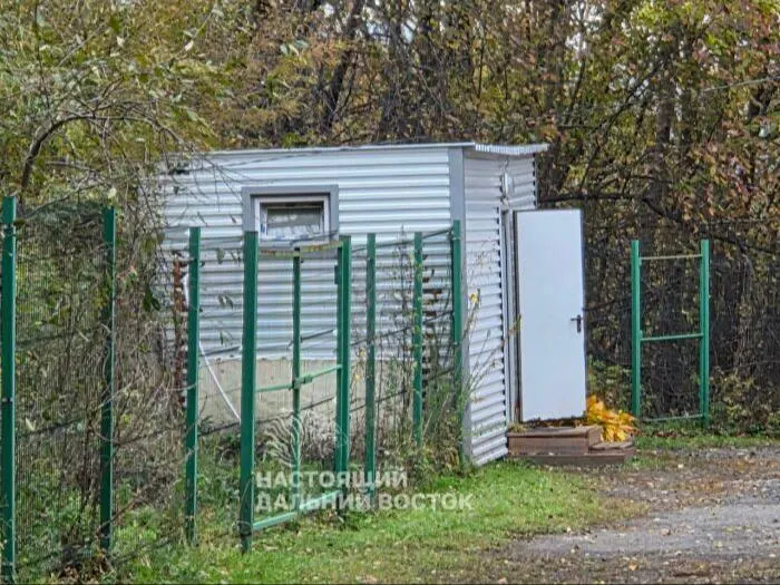 После долгого ожидания образовательное учреждение близ краевой столицы готовится к установке модульного туалета: вопрос решают общественники и районная администрация.