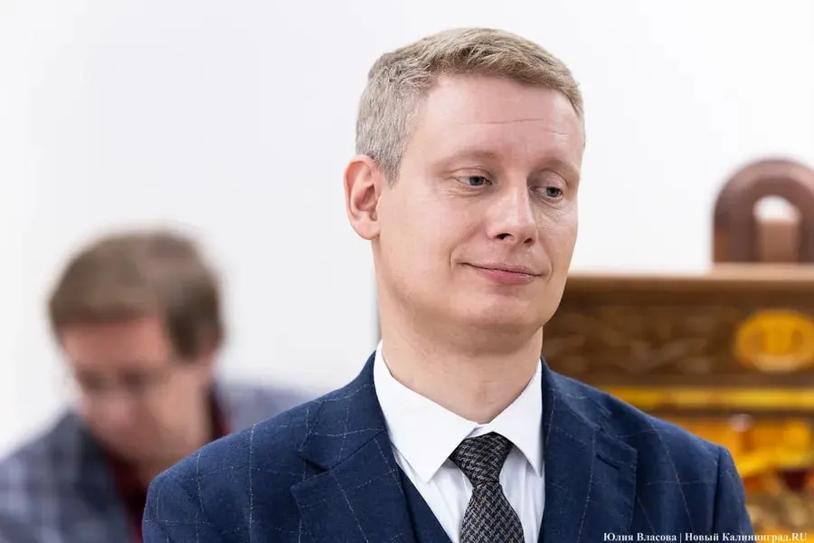 Современные учебники истории подстраиваются под восприятие молодежи, включая тесты, видеоматериалы и новые форматы подачи материала.